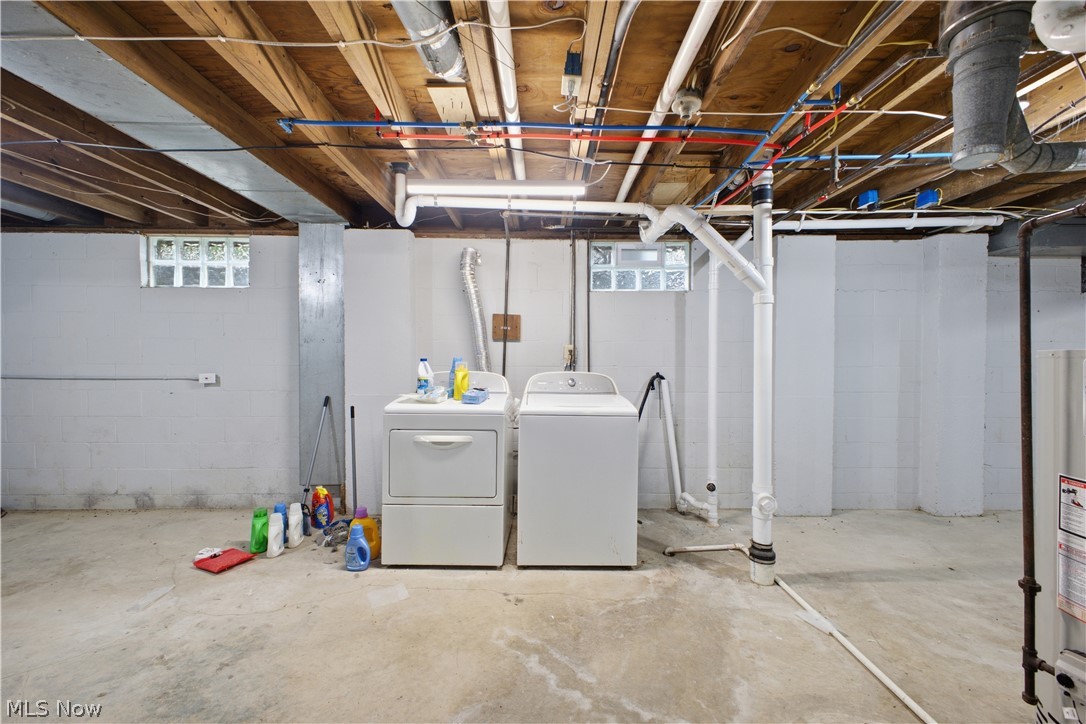 1734 Shannon Circle Mineral Ridge OH 44440