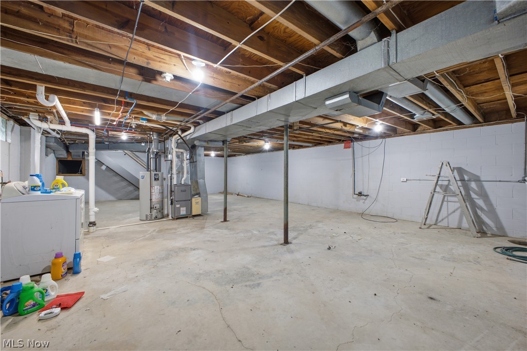1734 Shannon Circle Mineral Ridge OH 44440