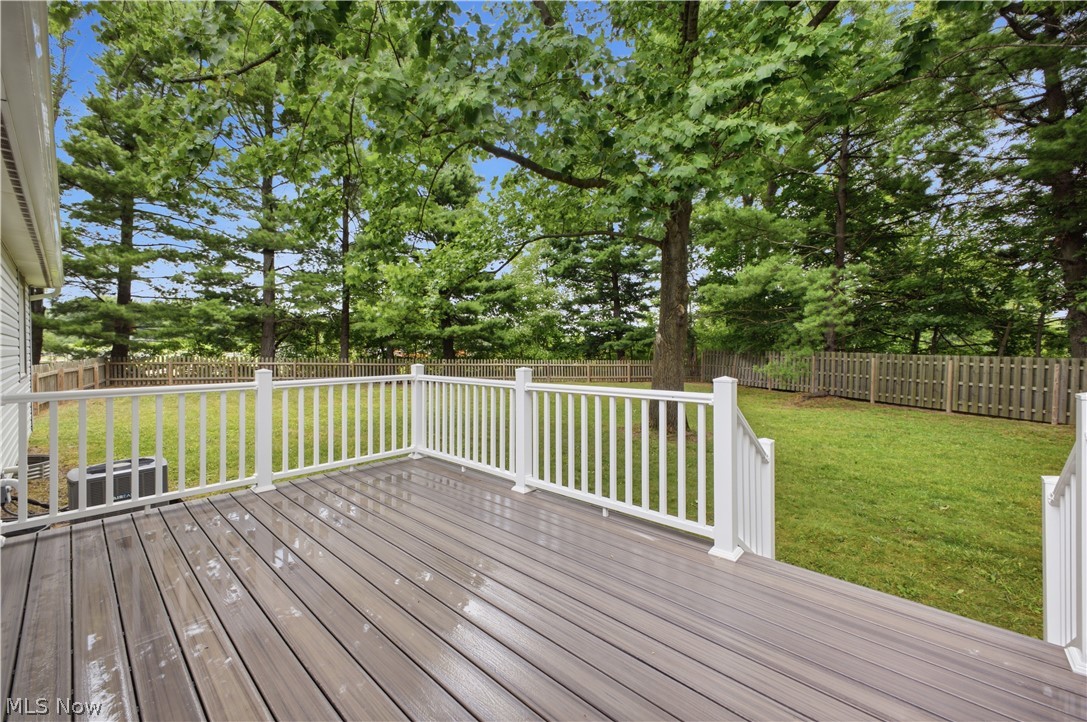 1734 Shannon Circle Mineral Ridge OH 44440