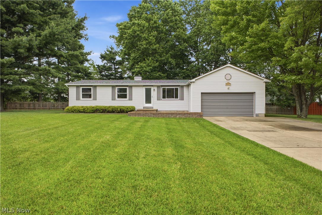 1734 Shannon Circle Mineral Ridge OH 44440