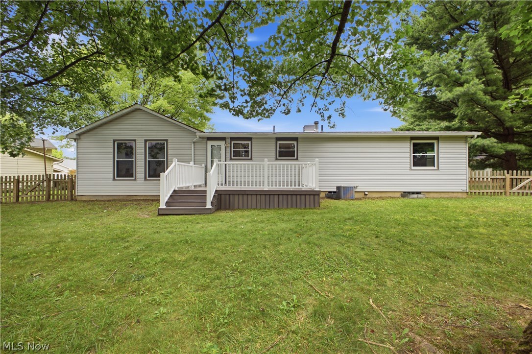 1734 Shannon Circle Mineral Ridge OH 44440