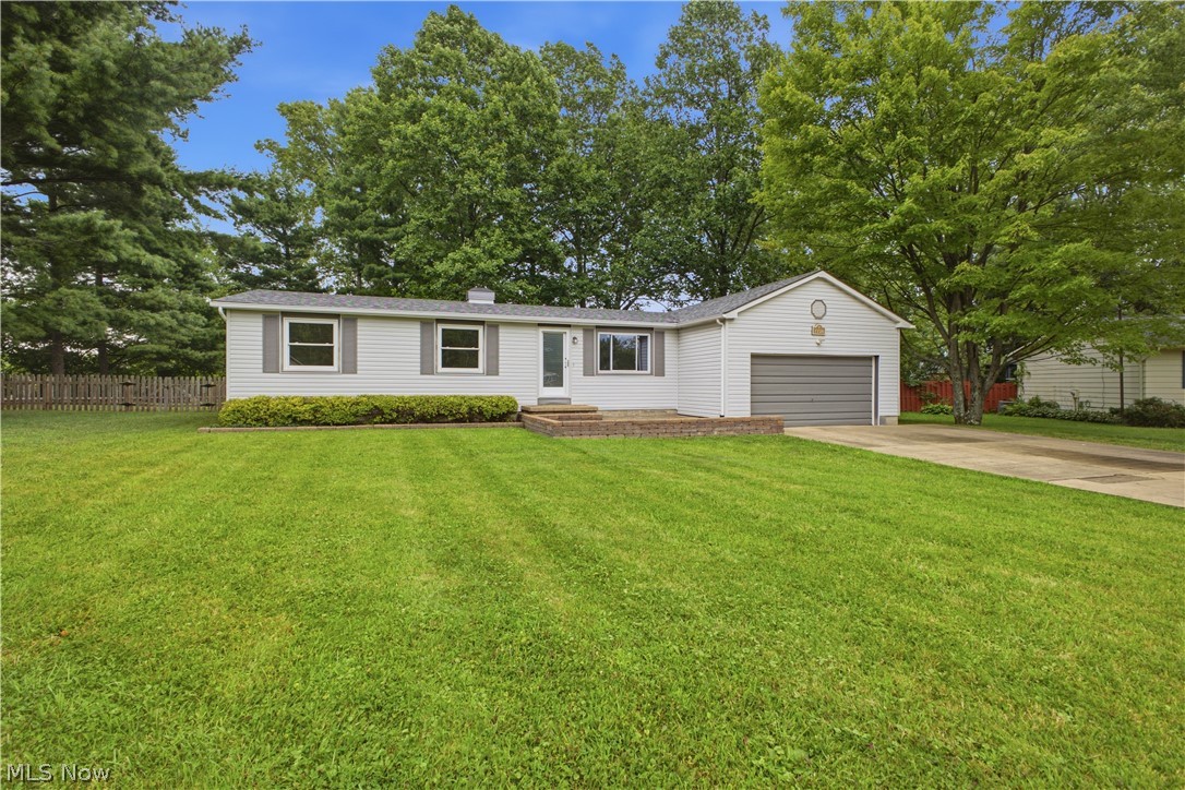 1734 Shannon Circle Mineral Ridge OH 44440