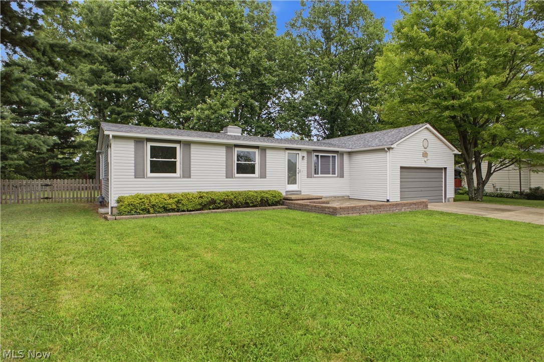 1734 Shannon Circle Mineral Ridge OH 44440