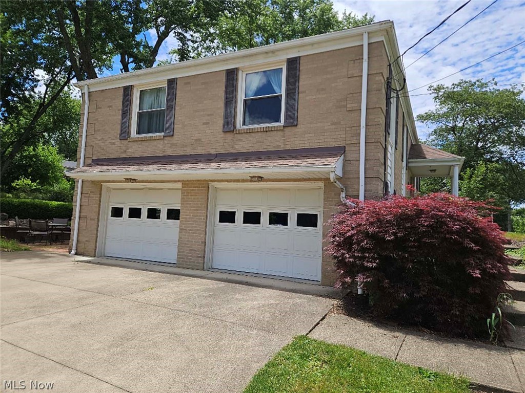 8162 Mona Street SW Navarre OH 44662