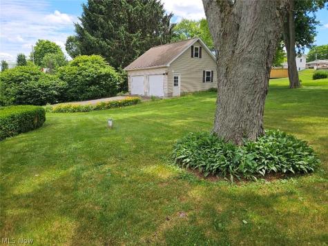 8162 Mona Street SW Navarre OH 44662