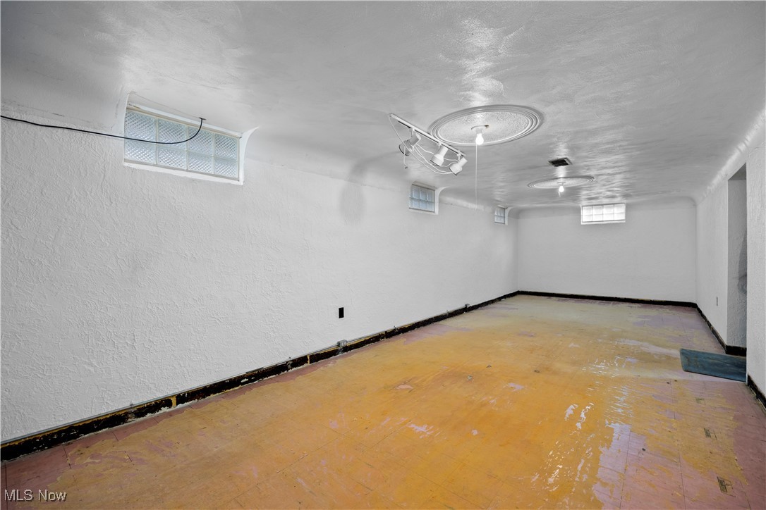 439 Larkin Avenue Akron OH 44305