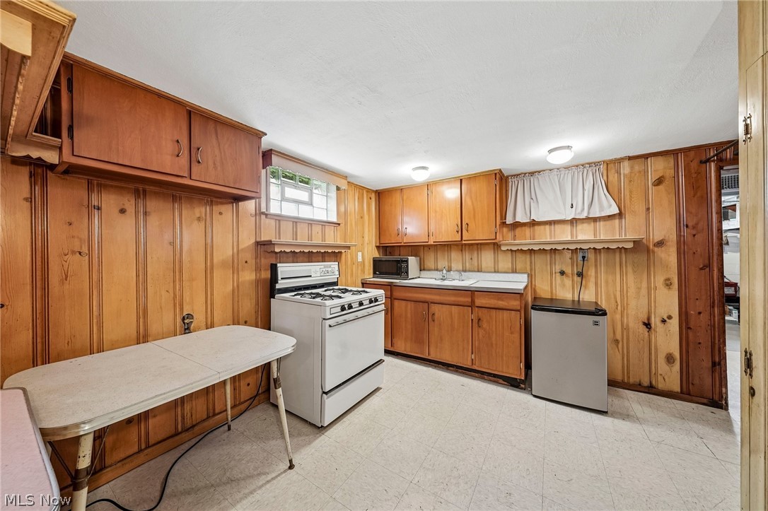 2902 Lincoln Avenue Parma OH 44134