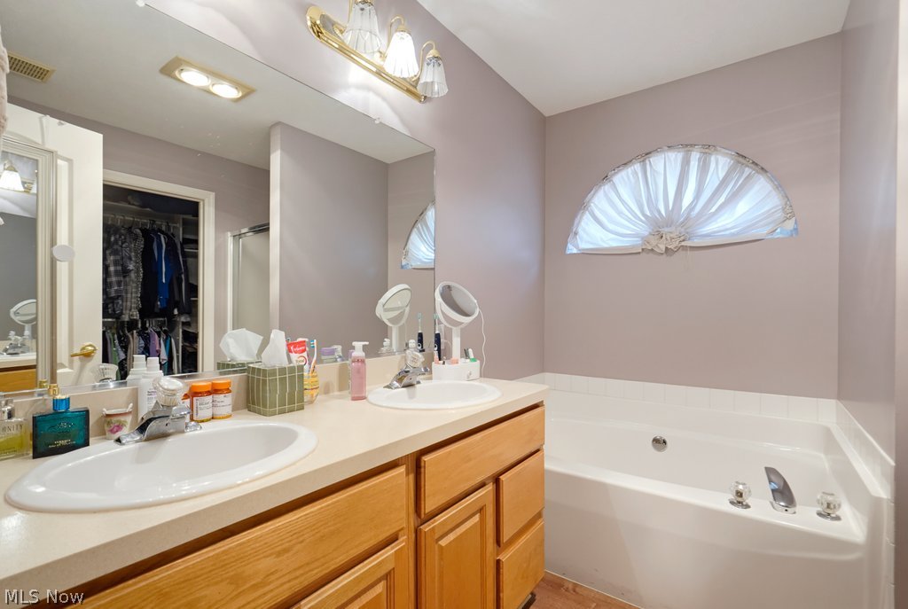 136 Vista Court North Olmsted OH 44070