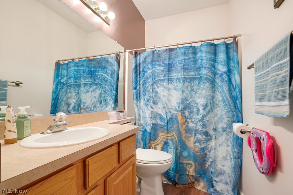 136 Vista Court North Olmsted OH 44070