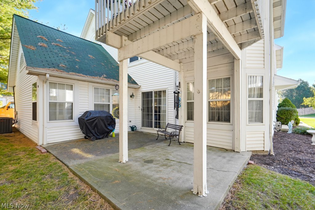 136 Vista Court North Olmsted OH 44070