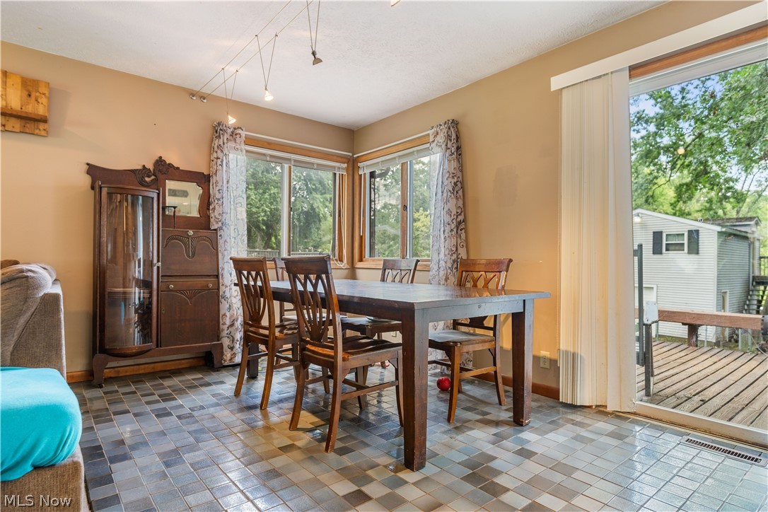 1431 Pin Oak Drive Akron OH 44312