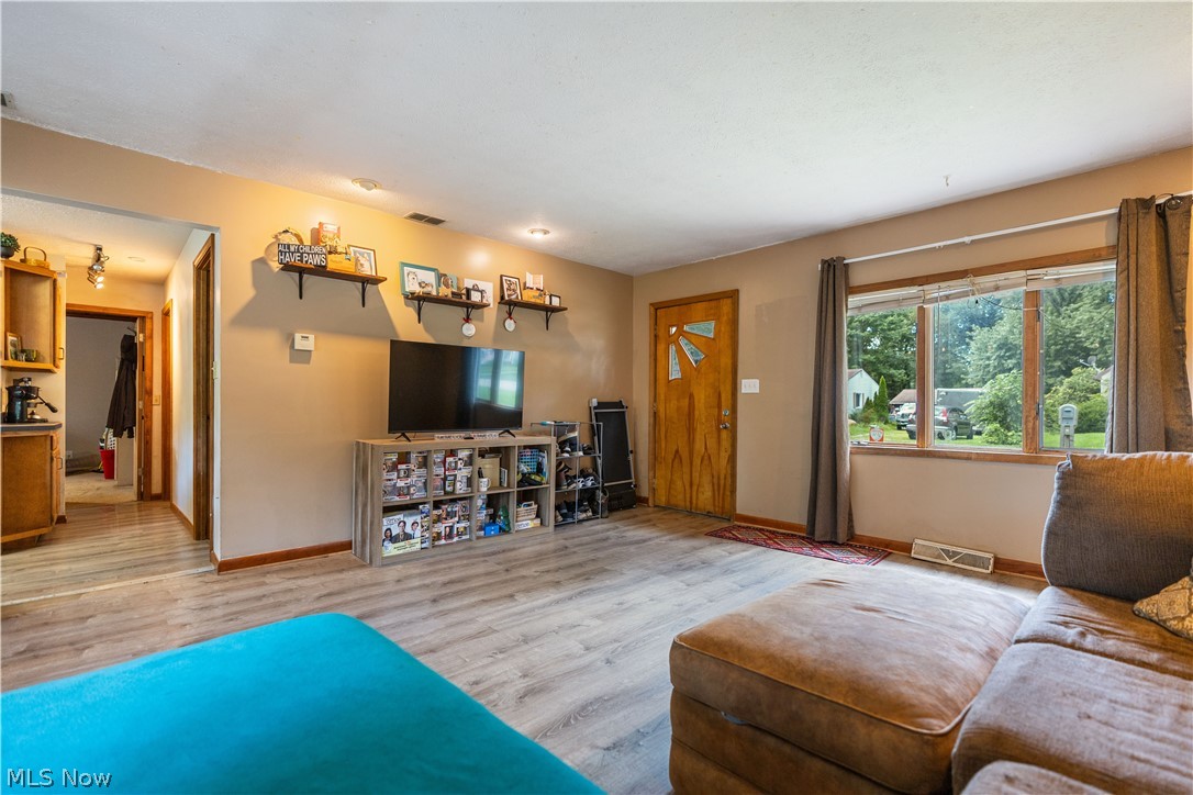 1431 Pin Oak Drive Akron OH 44312