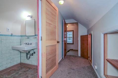 655 E 305th Street Willowick OH 44095
