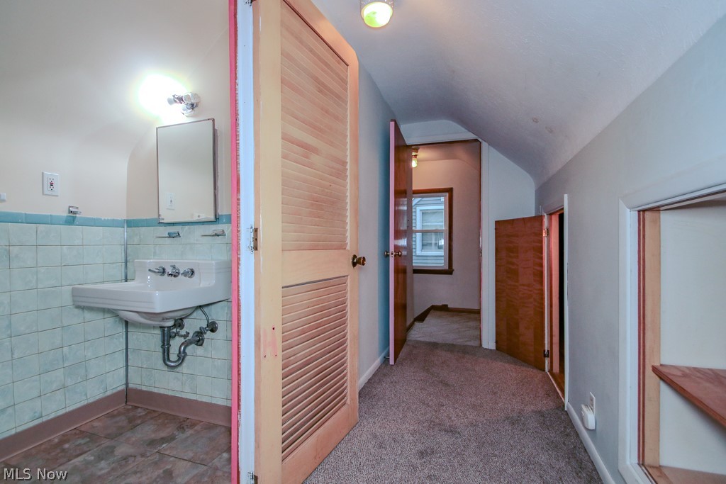 655 E 305th Street Willowick OH 44095