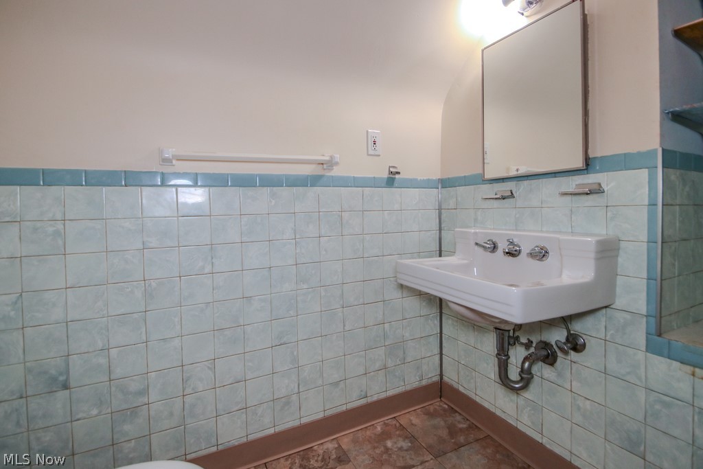 655 E 305th Street Willowick OH 44095