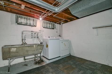 655 E 305th Street Willowick OH 44095