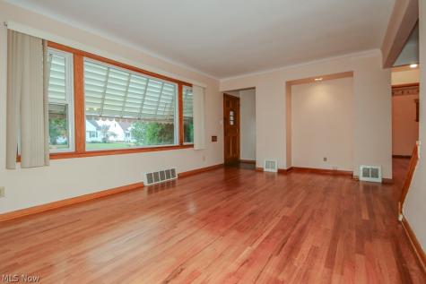 655 E 305th Street Willowick OH 44095