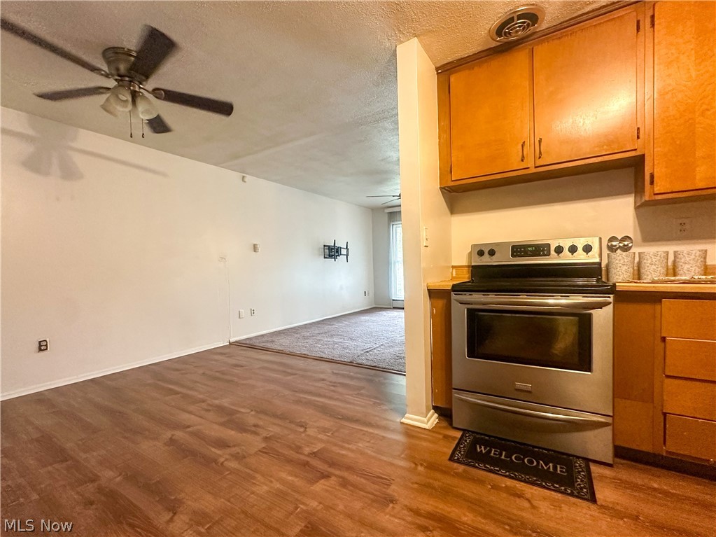 865 Landsdowne Avenue NW Warren OH 44485