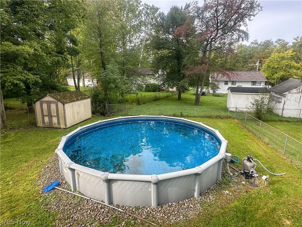 865 Landsdowne Avenue NW Warren OH 44485