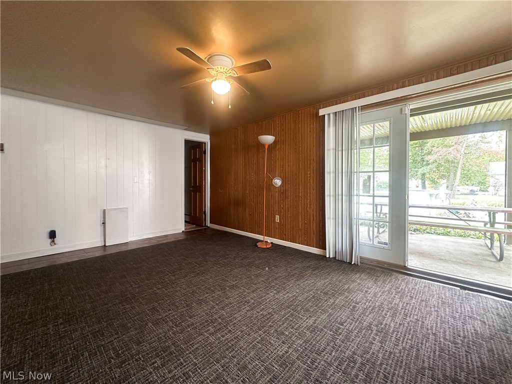 865 Landsdowne Avenue NW Warren OH 44485