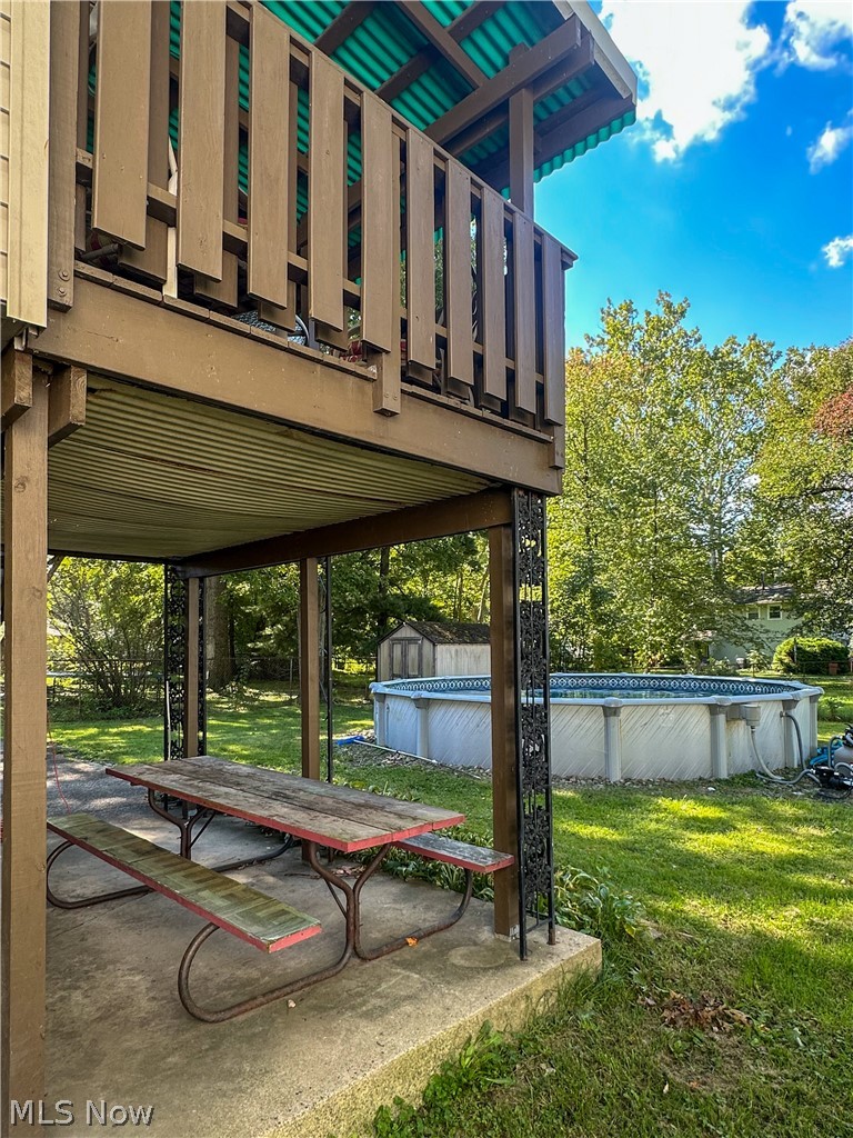 865 Landsdowne Avenue NW Warren OH 44485