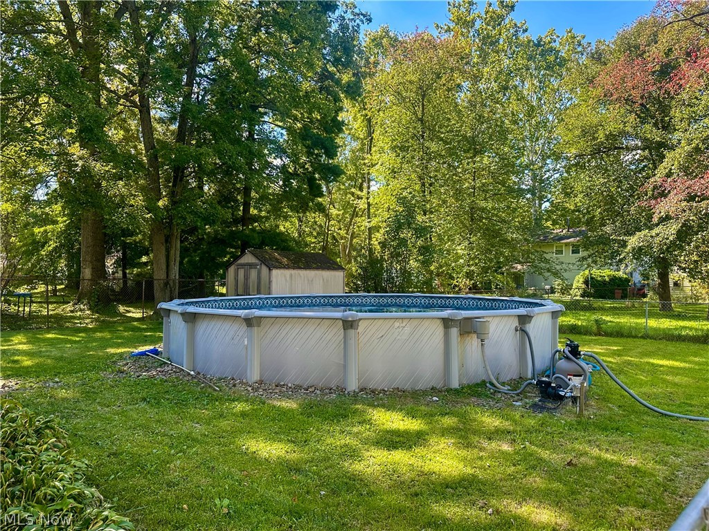 865 Landsdowne Avenue NW Warren OH 44485