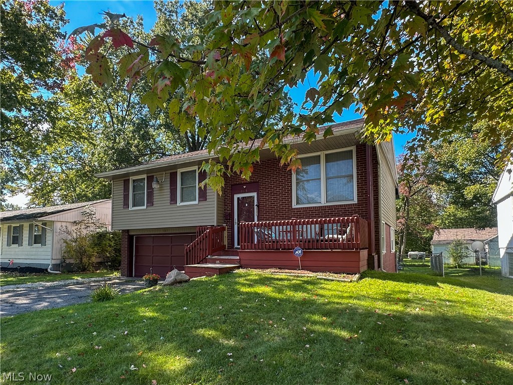 865 Landsdowne Avenue NW Warren OH 44485