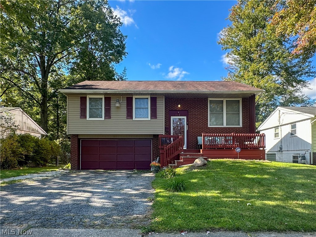 865 Landsdowne Avenue NW Warren OH 44485