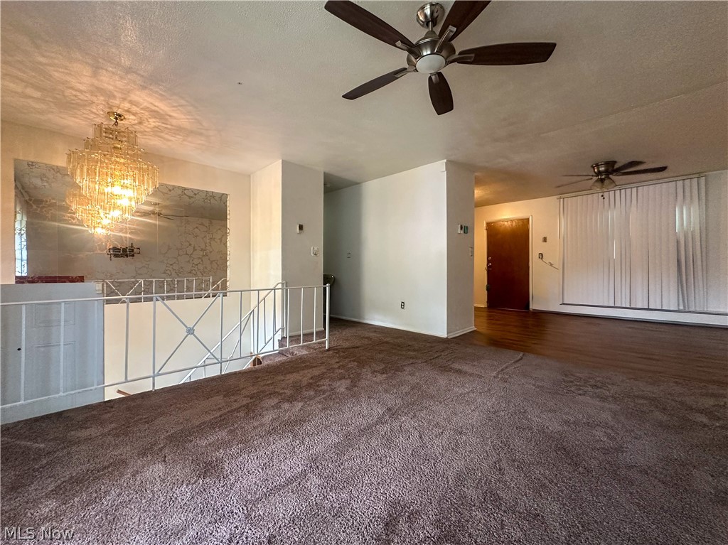 865 Landsdowne Avenue NW Warren OH 44485