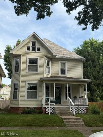 221 Oakwood Avenue Marietta OH 45750