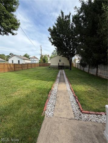 221 Oakwood Avenue Marietta OH 45750