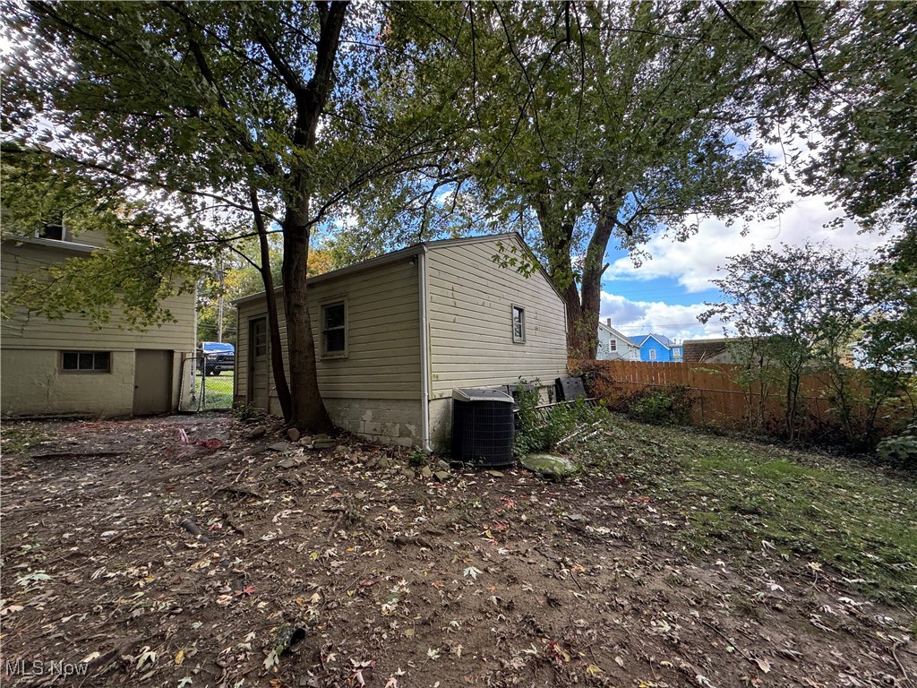 211 W 58th Street Ashtabula OH 44004