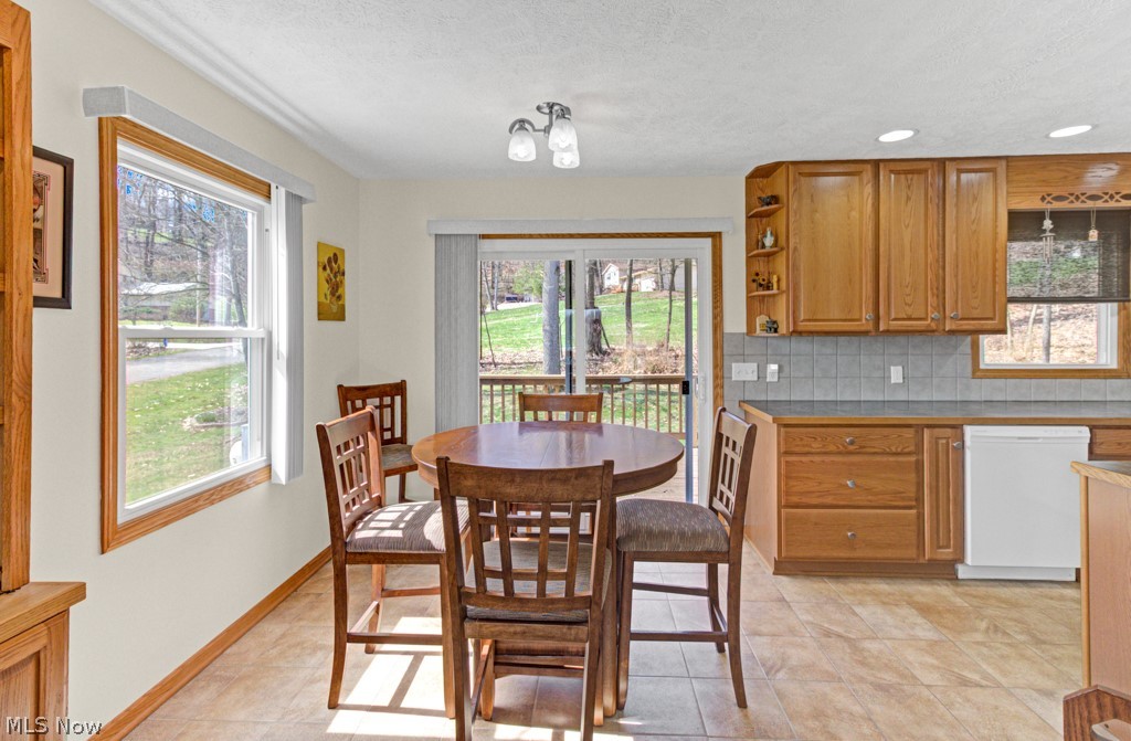 63 W Mohawk Drive Malvern OH 44644