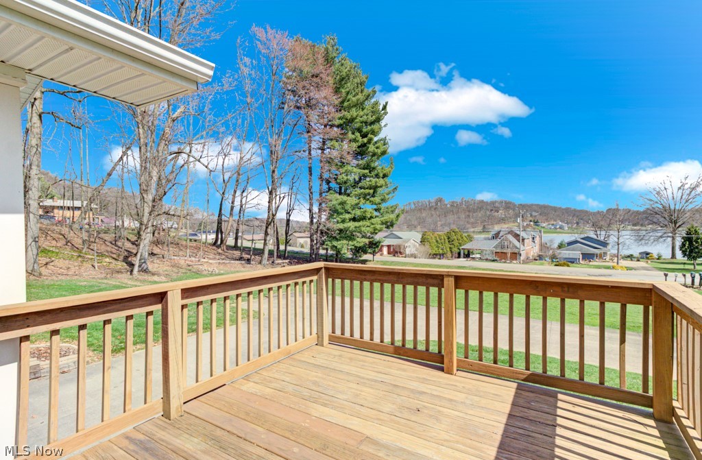 63 W Mohawk Drive Malvern OH 44644