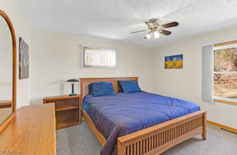 63 W Mohawk Drive Malvern OH 44644