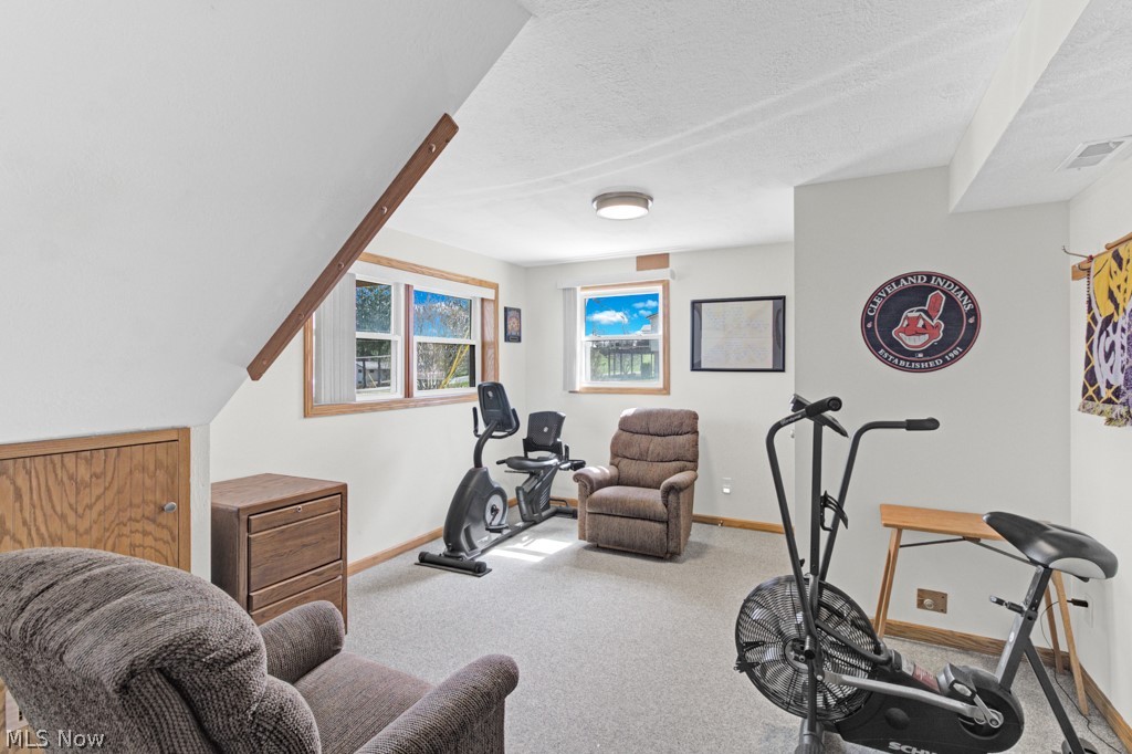 63 W Mohawk Drive Malvern OH 44644