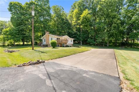 63 W Mohawk Drive Malvern OH 44644