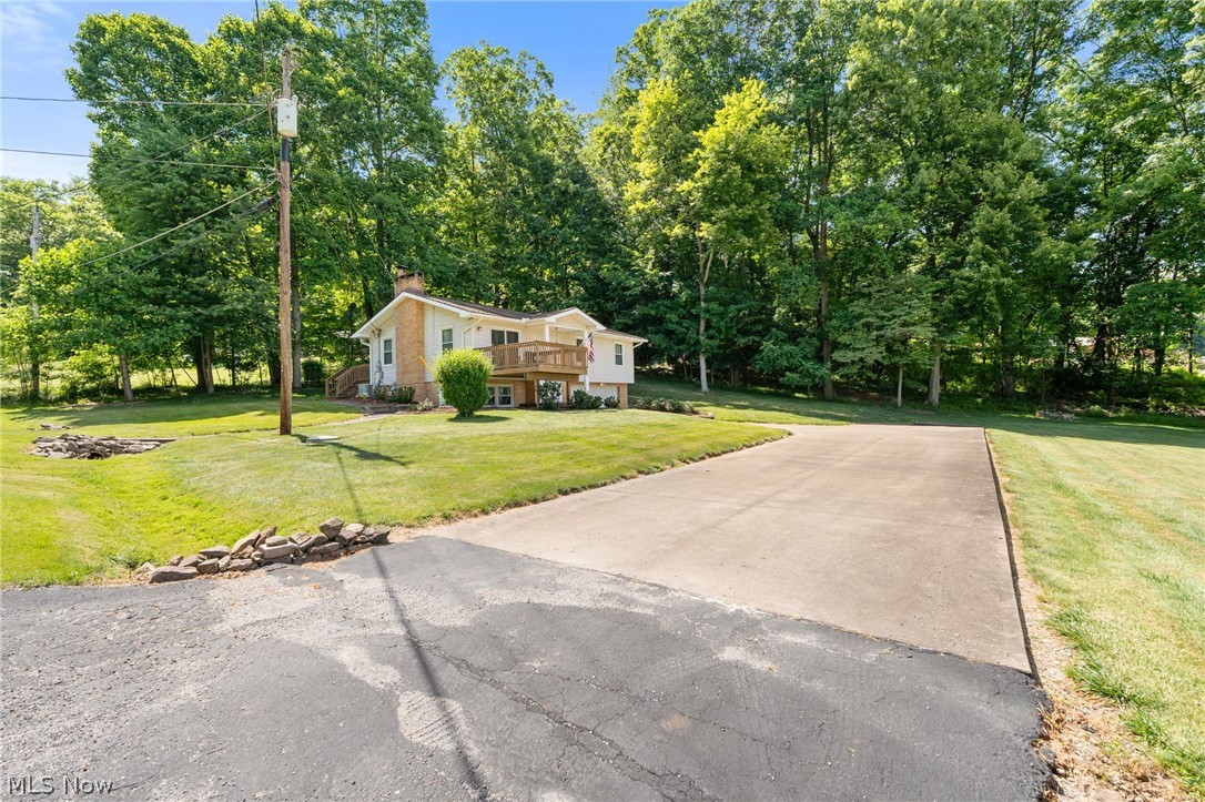 63 W Mohawk Drive Malvern OH 44644