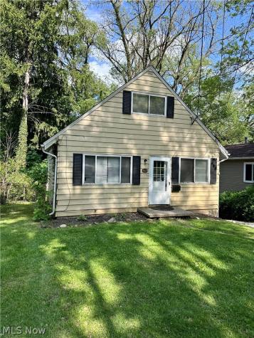 469 Kathleen Street Akron OH 44303