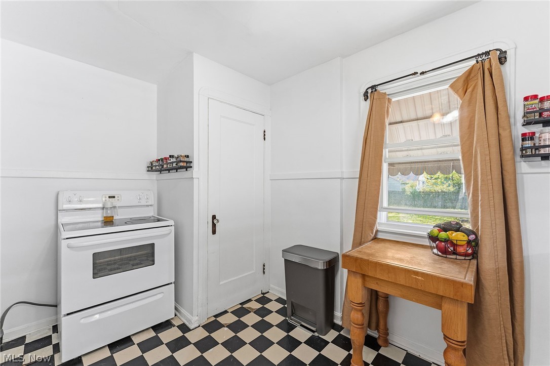 123 Lafayette Street Elyria OH 44035