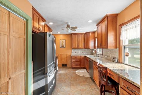 164 Maplecrest Street SW North Canton OH 44720
