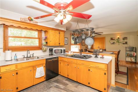 731 Bachtel Street SE North Canton OH 44720