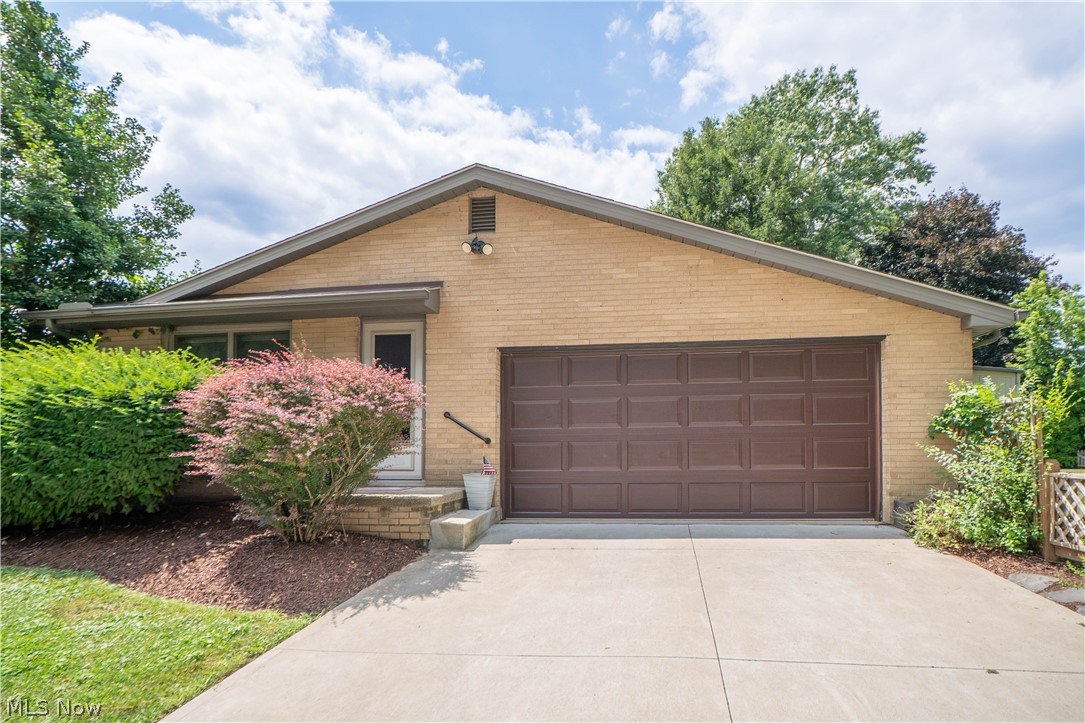 731 Bachtel Street SE North Canton OH 44720