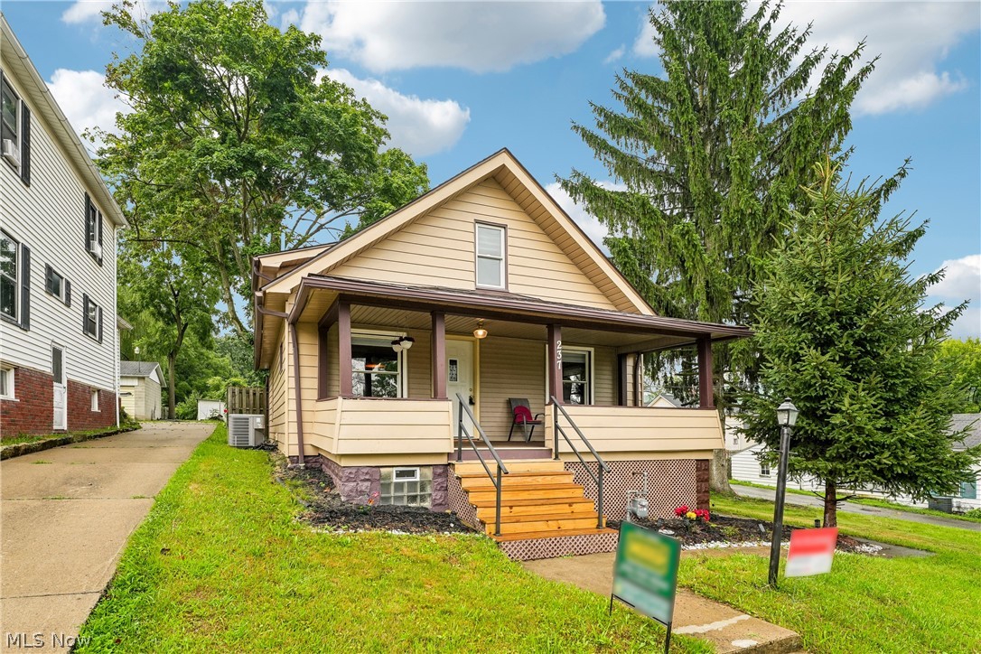 237 Watson Street Lowellville OH 44436