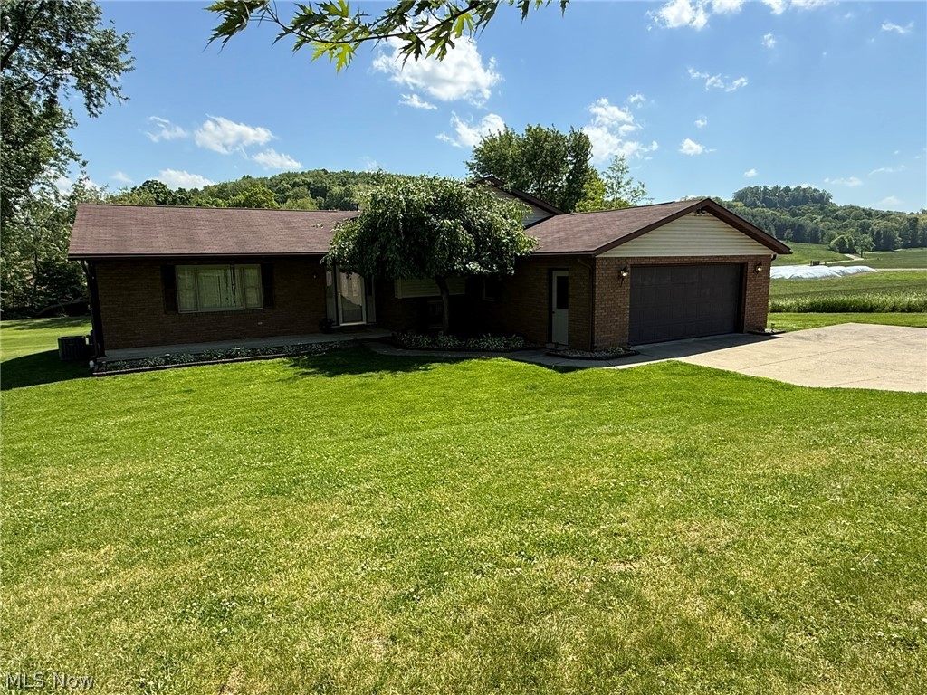 2462 Yorkview Road SW New Philadelphia OH 44663