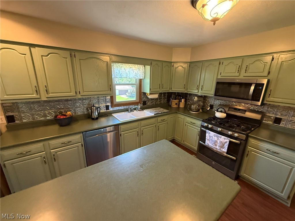 2462 Yorkview Road SW New Philadelphia OH 44663
