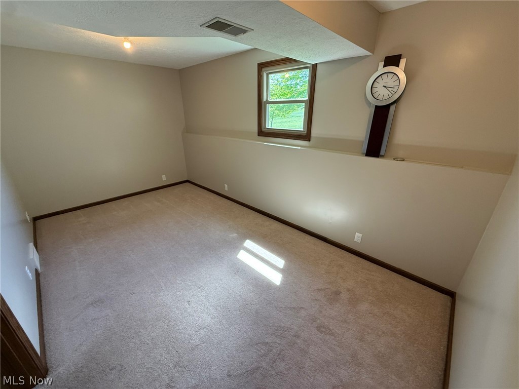 2462 Yorkview Road SW New Philadelphia OH 44663