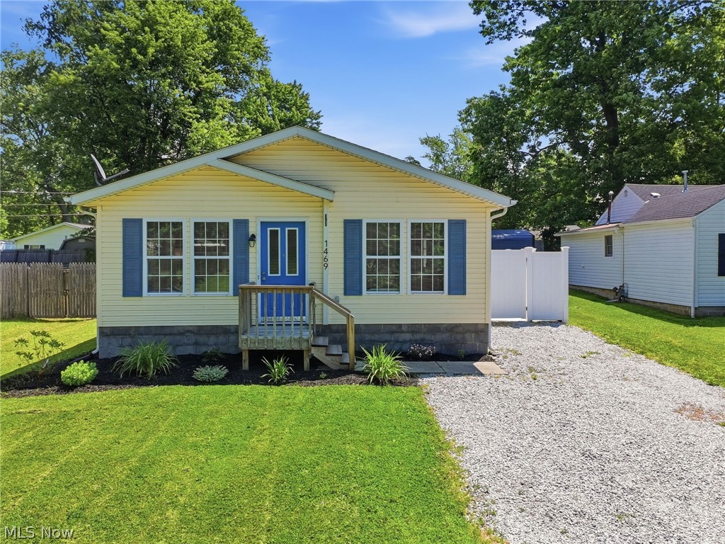 1469 Chapman Avenue Madison OH 44057