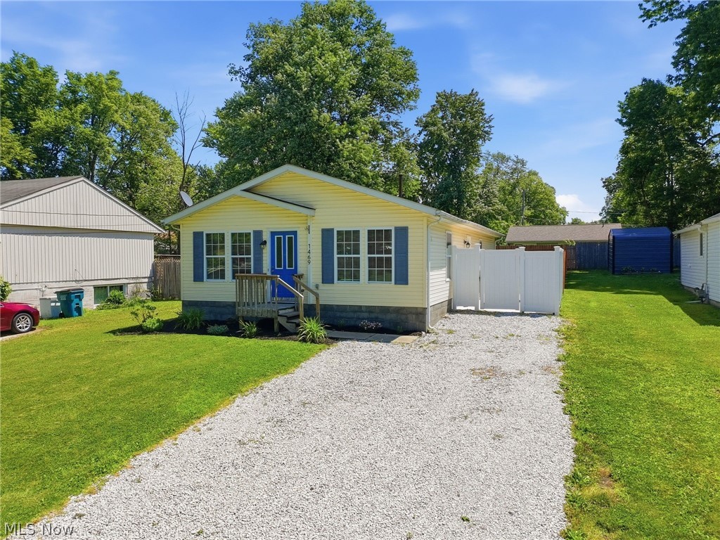 1469 Chapman Avenue Madison OH 44057