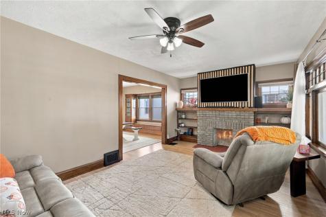 17705 Sedalia Avenue Cleveland OH 44135